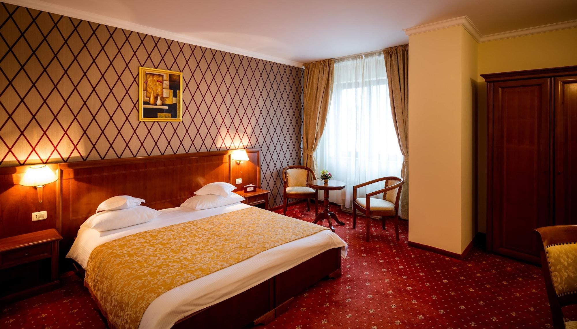 Hotel Opera Plaza Kaloşvar Dış mekan fotoğraf