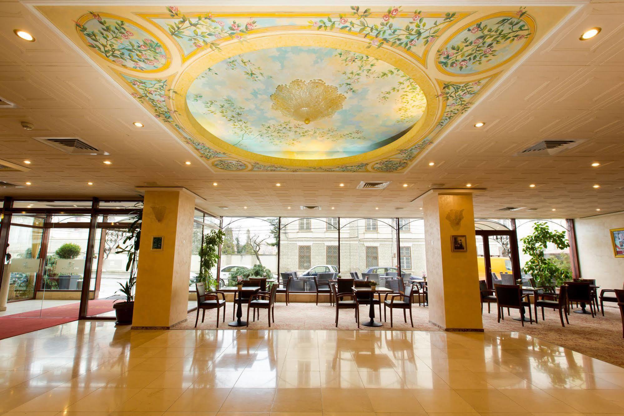 Hotel Opera Plaza Kaloşvar Dış mekan fotoğraf