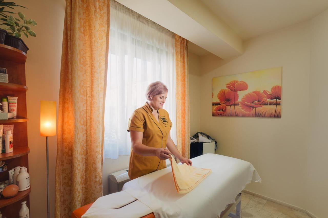 Hotel Opera Plaza Kaloşvar Dış mekan fotoğraf