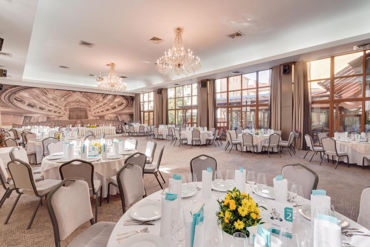 Hotel Opera Plaza Kaloşvar Dış mekan fotoğraf