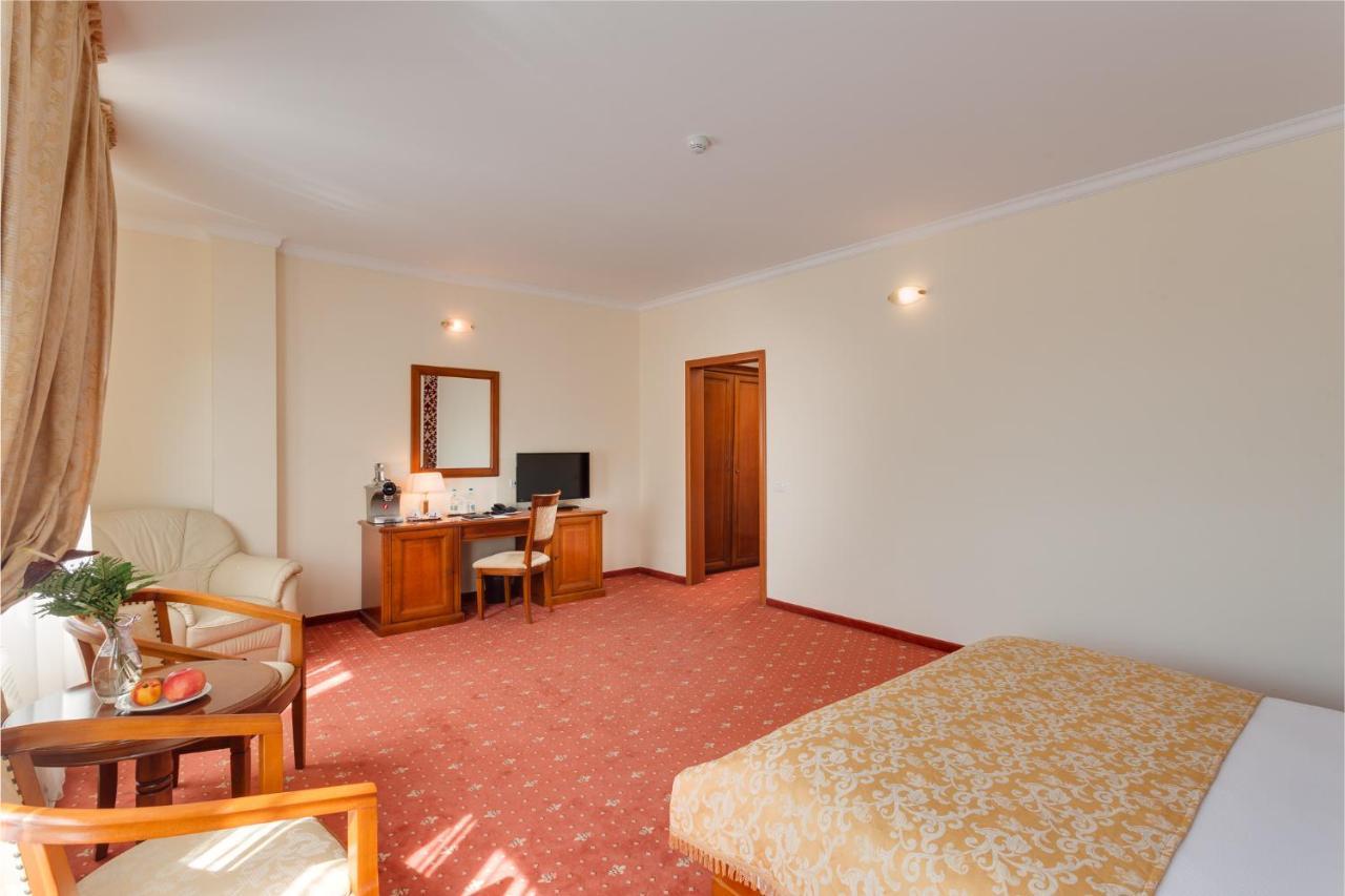 Hotel Opera Plaza Kaloşvar Dış mekan fotoğraf