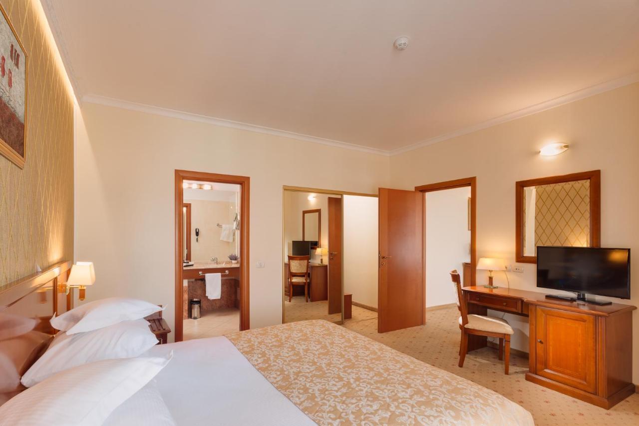 Hotel Opera Plaza Kaloşvar Dış mekan fotoğraf