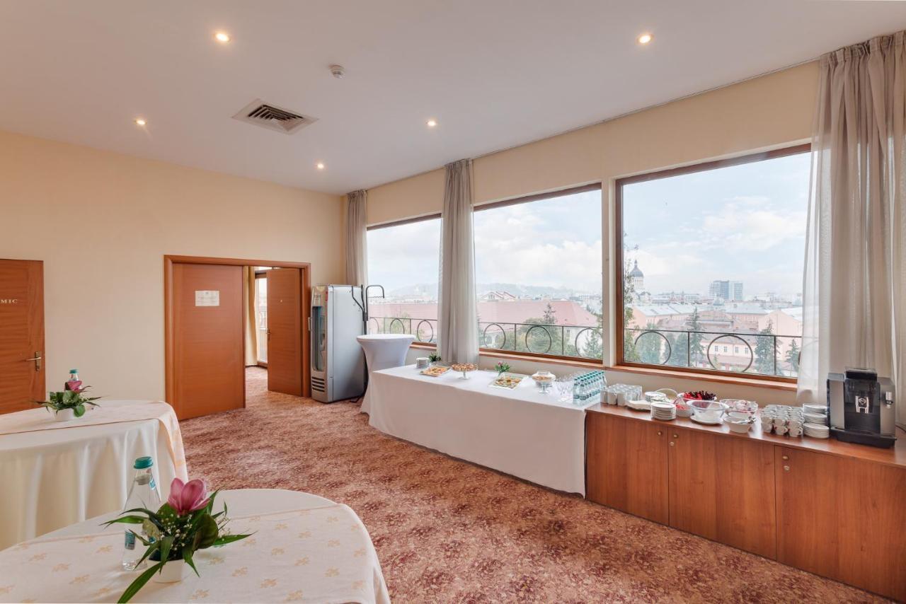Hotel Opera Plaza Kaloşvar Dış mekan fotoğraf