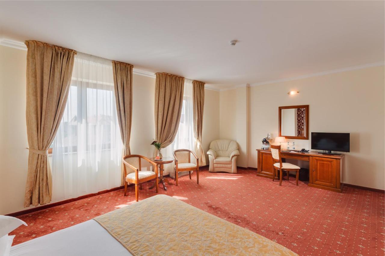 Hotel Opera Plaza Kaloşvar Dış mekan fotoğraf