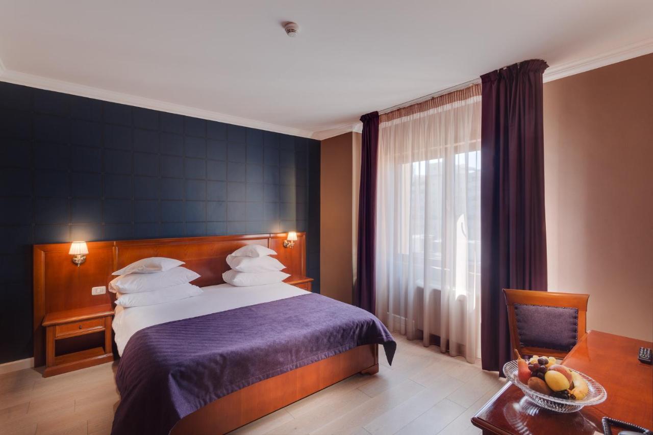 Hotel Opera Plaza Kaloşvar Dış mekan fotoğraf