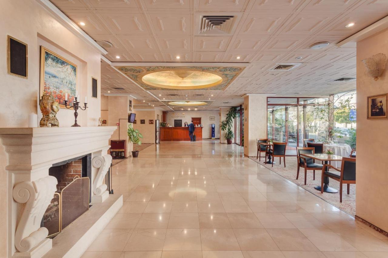 Hotel Opera Plaza Kaloşvar Dış mekan fotoğraf