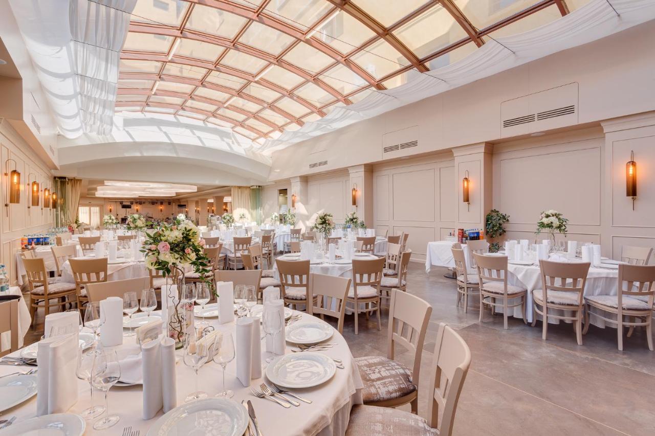 Hotel Opera Plaza Kaloşvar Dış mekan fotoğraf