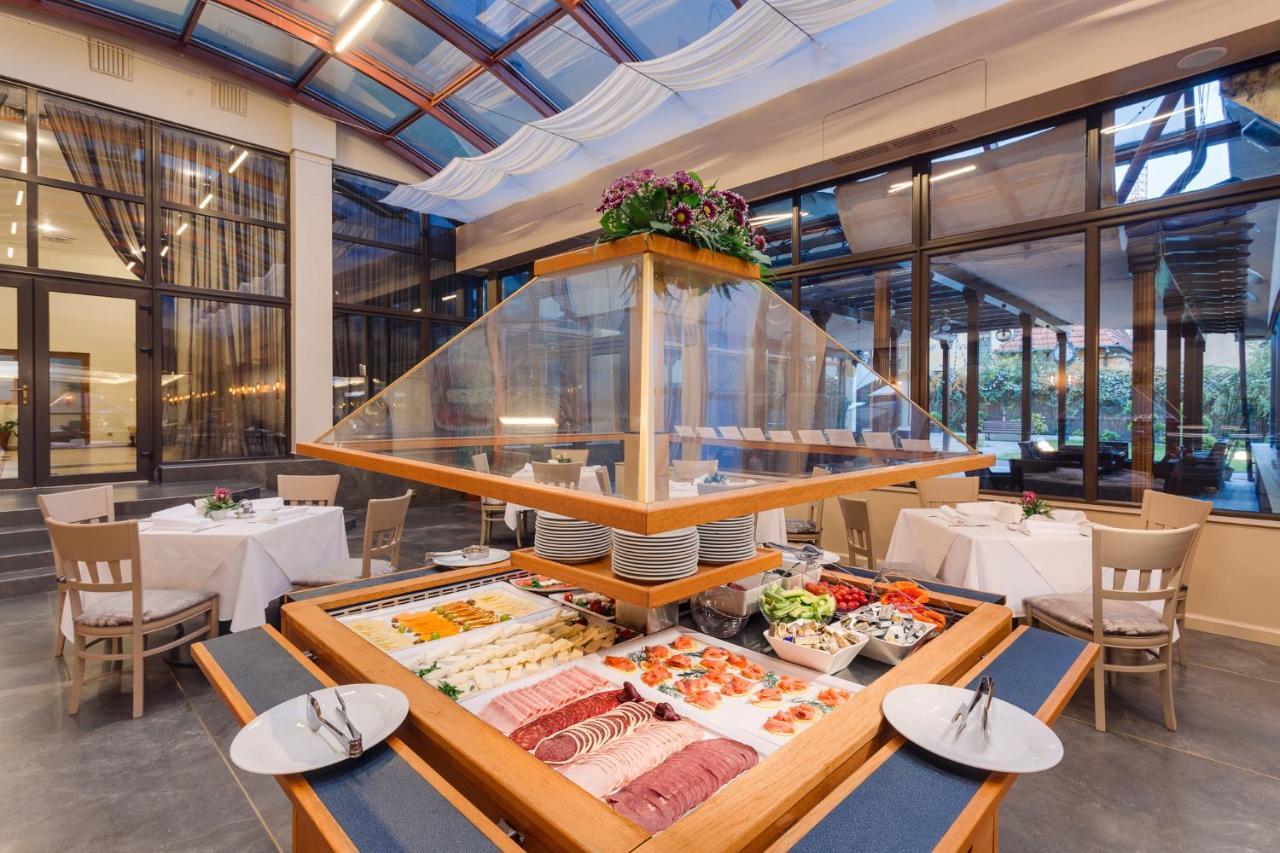 Hotel Opera Plaza Kaloşvar Dış mekan fotoğraf