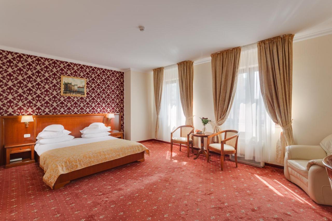 Hotel Opera Plaza Kaloşvar Dış mekan fotoğraf