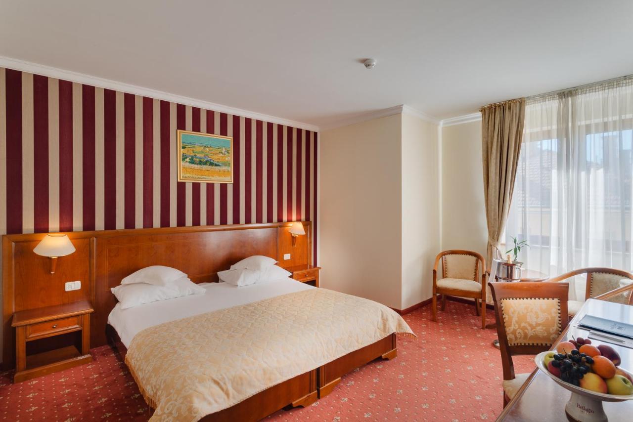 Hotel Opera Plaza Kaloşvar Dış mekan fotoğraf