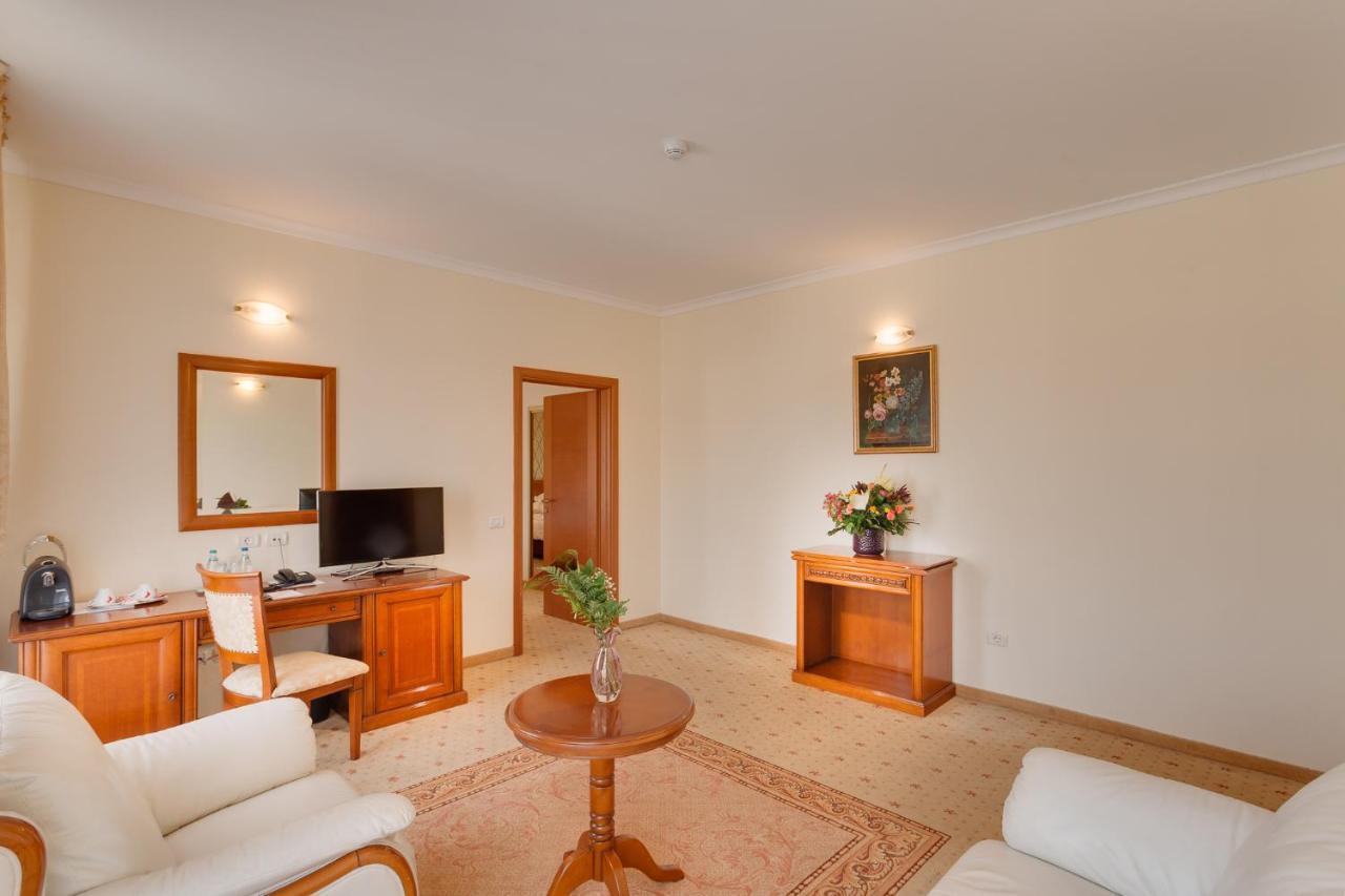 Hotel Opera Plaza Kaloşvar Dış mekan fotoğraf